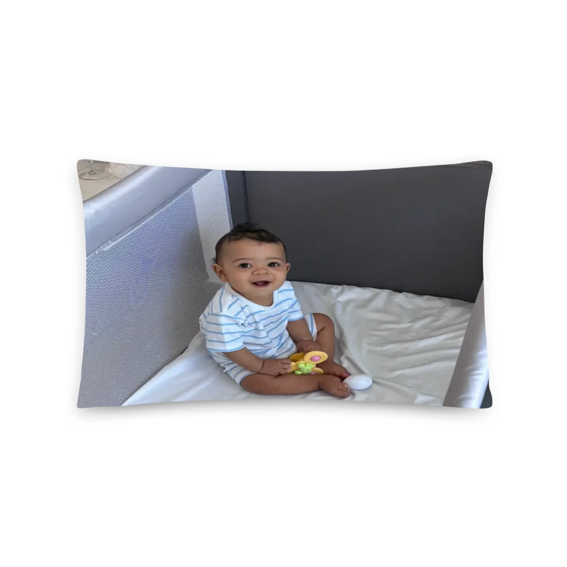 05_20x12_basicpillow_default_base_whitebg